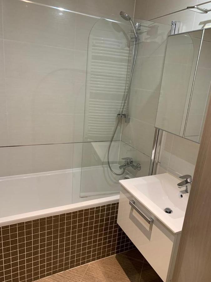 Garden Tower - 8 Min Do Centra, Garaz Appartement Praag