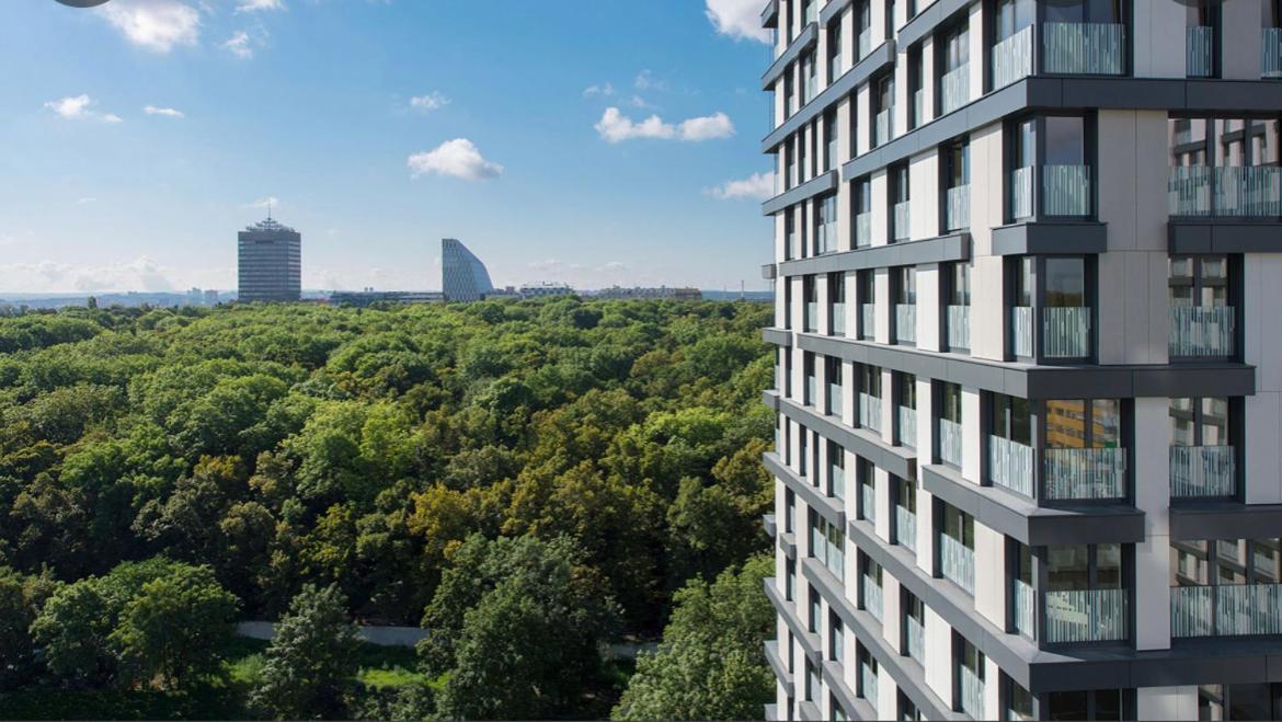 Garden Tower - 8 Min Do Centra, Garaz Appartement