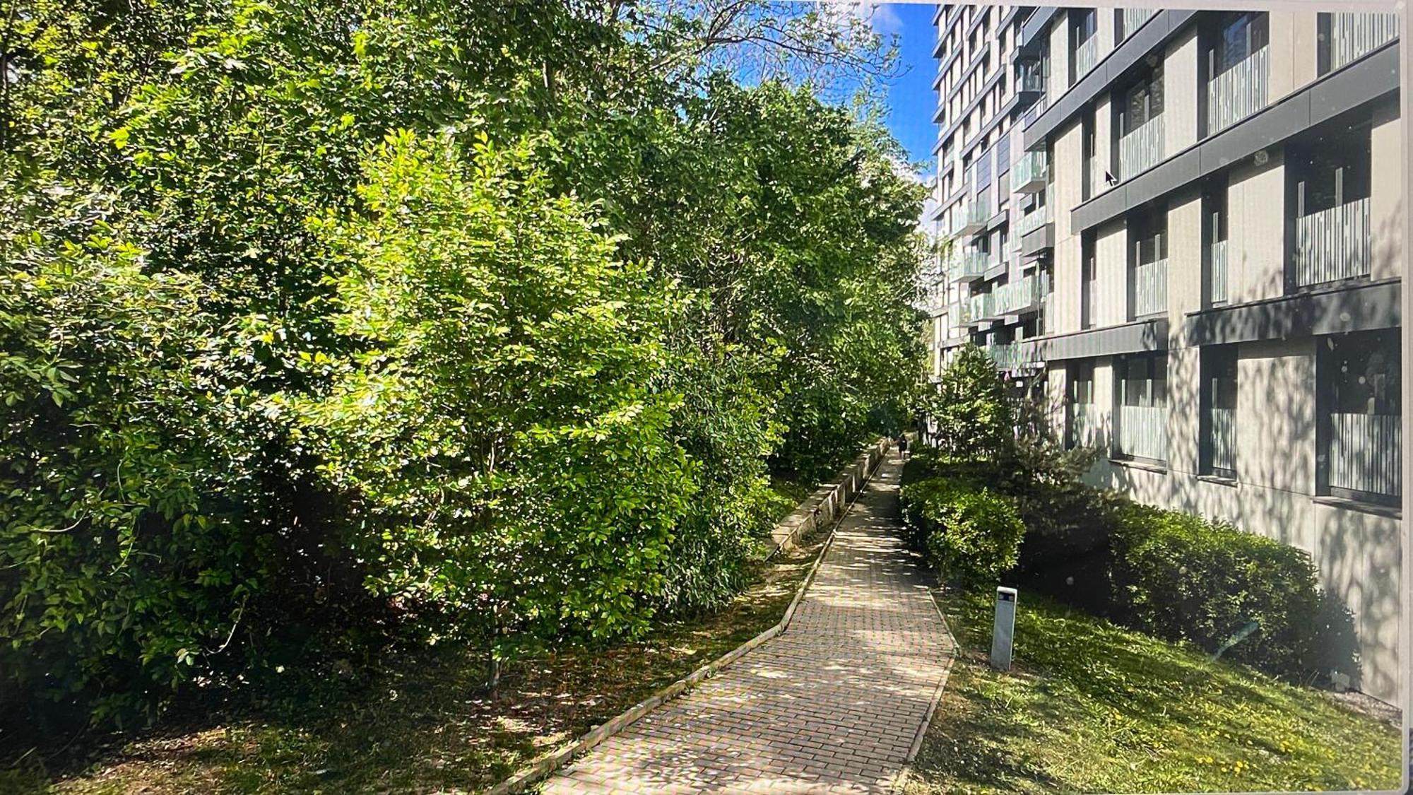 Appartement Garden Tower - 8 Min Do Centra, Garaz